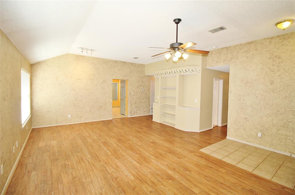 Villages Of Valley Creek 05 - Residential Lease