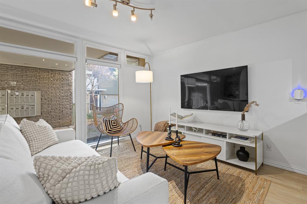 3321 Cole Avenue 120