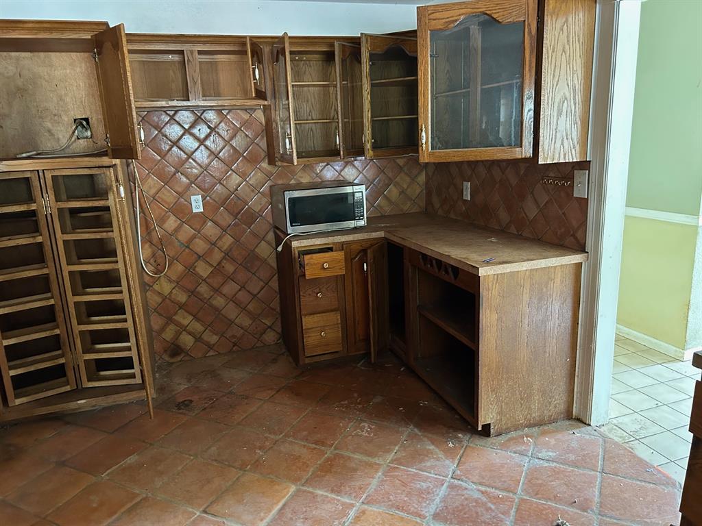 3210 Ivy Lane