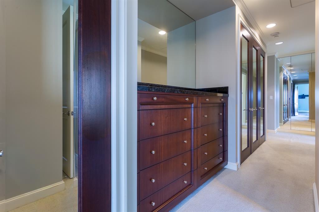 Ritz-Carlton Residences 1 - Residential