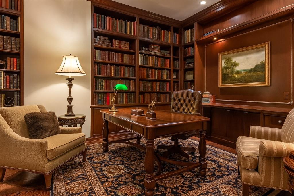 2525 N PEARL Street 1002