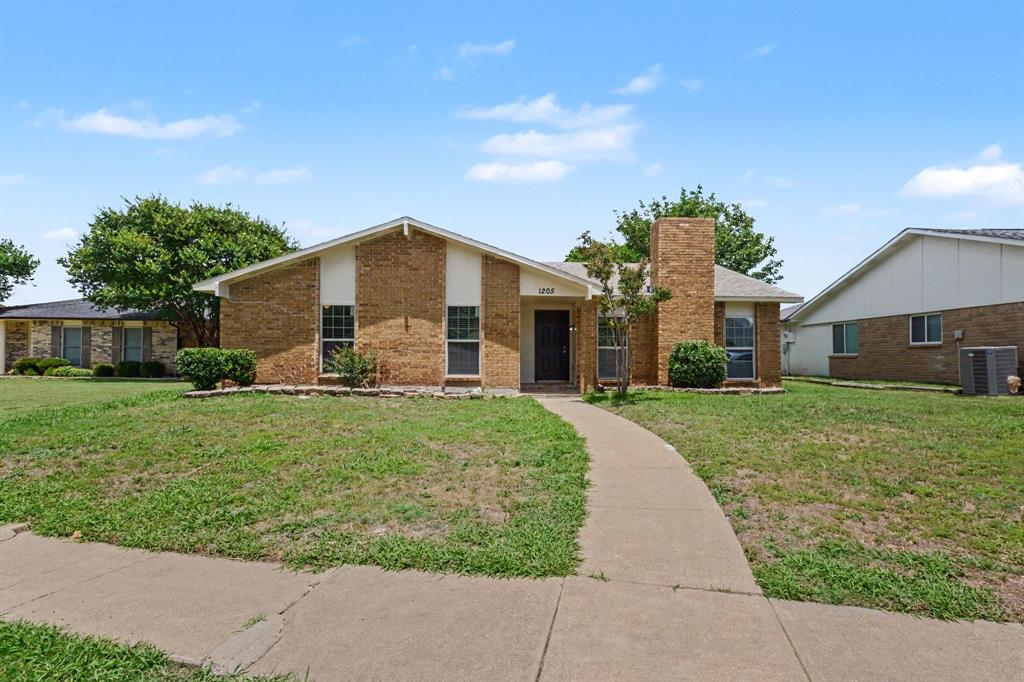 1205 Crestwood Court