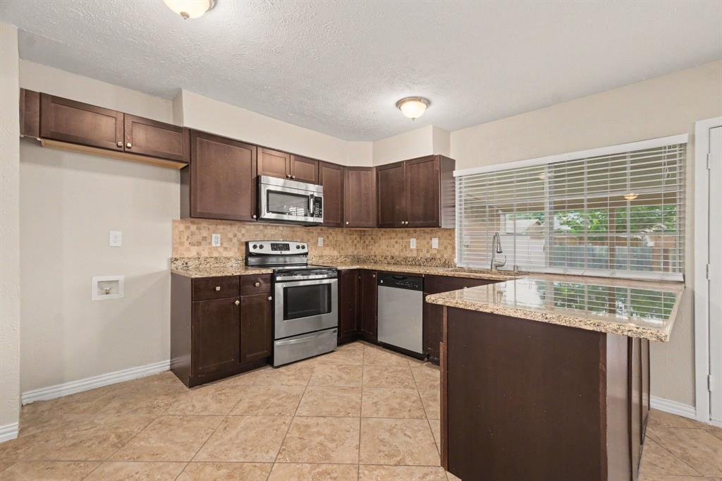 1205 Crestwood Court