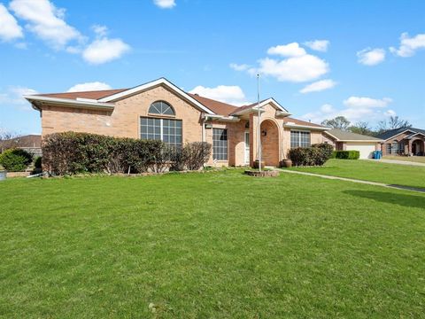 1208 Urban Drive DeSoto TX 75115