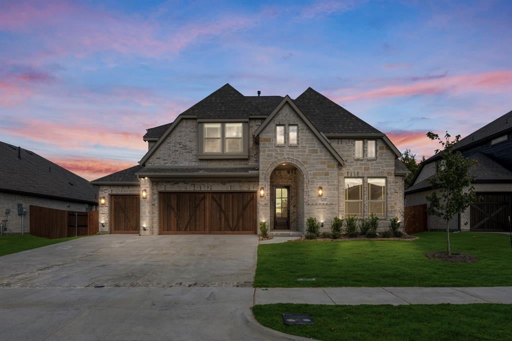 3425 Nightingale Lane