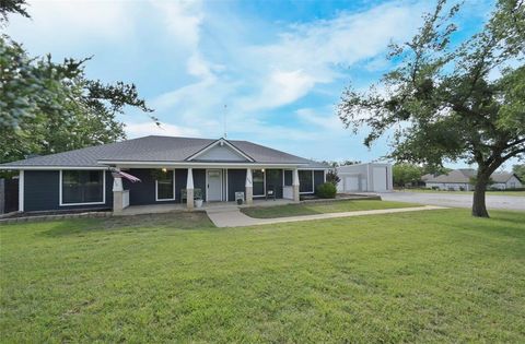 228 County Road 3385 Paradise TX 76073