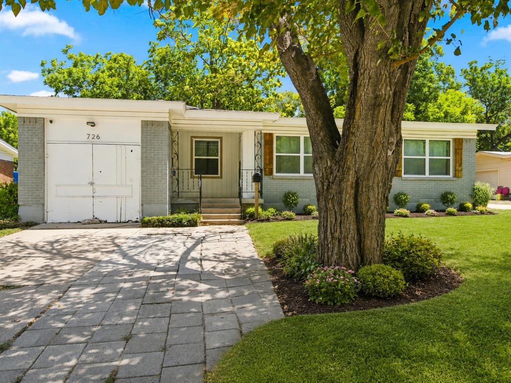 726 N Carrier Parkway
