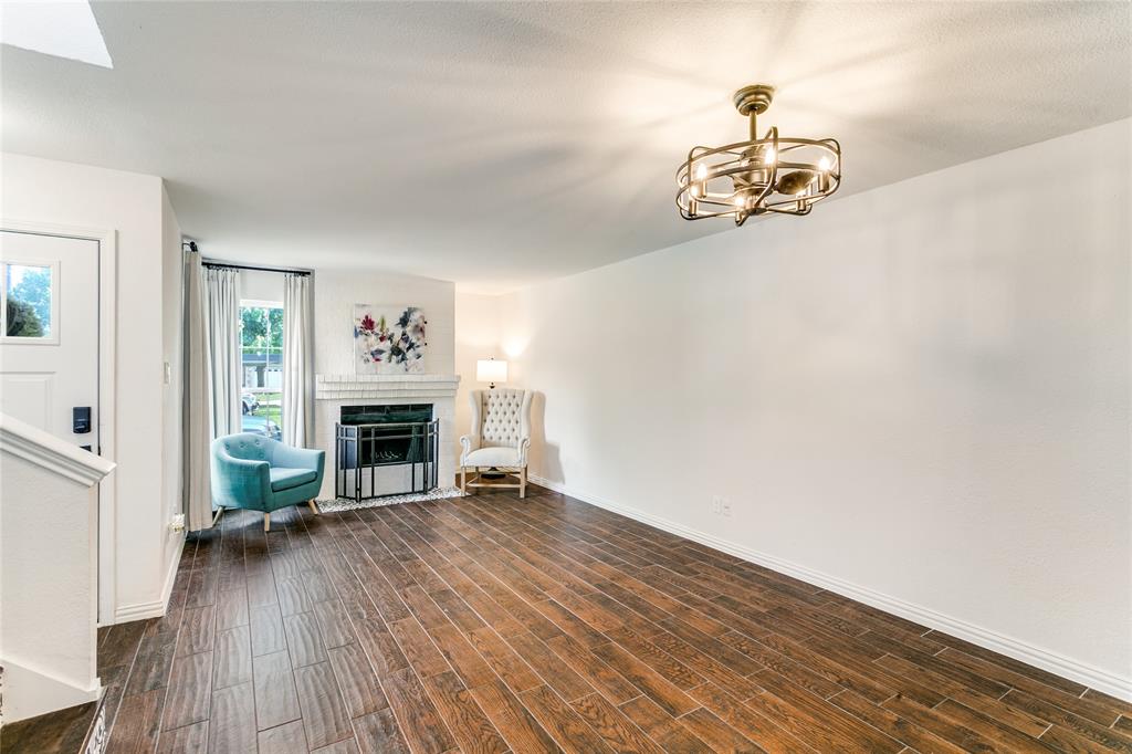 1912 Shadowood Trail