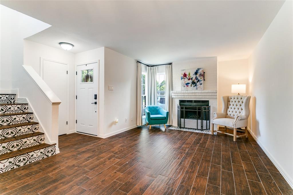 1912 Shadowood Trail