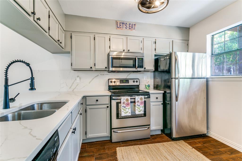 1912 Shadowood Trail