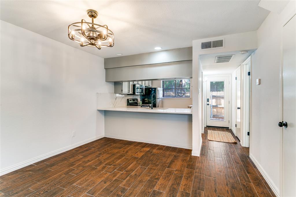 1912 Shadowood Trail