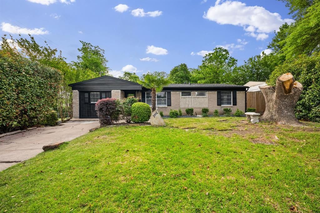 Photo of 3006 Mason Drive, Mesquite, TX 75150 (MLS # 21241125)