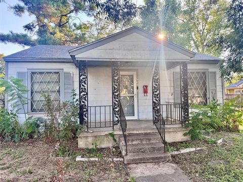 1909 Columbia Street Waco TX 76711