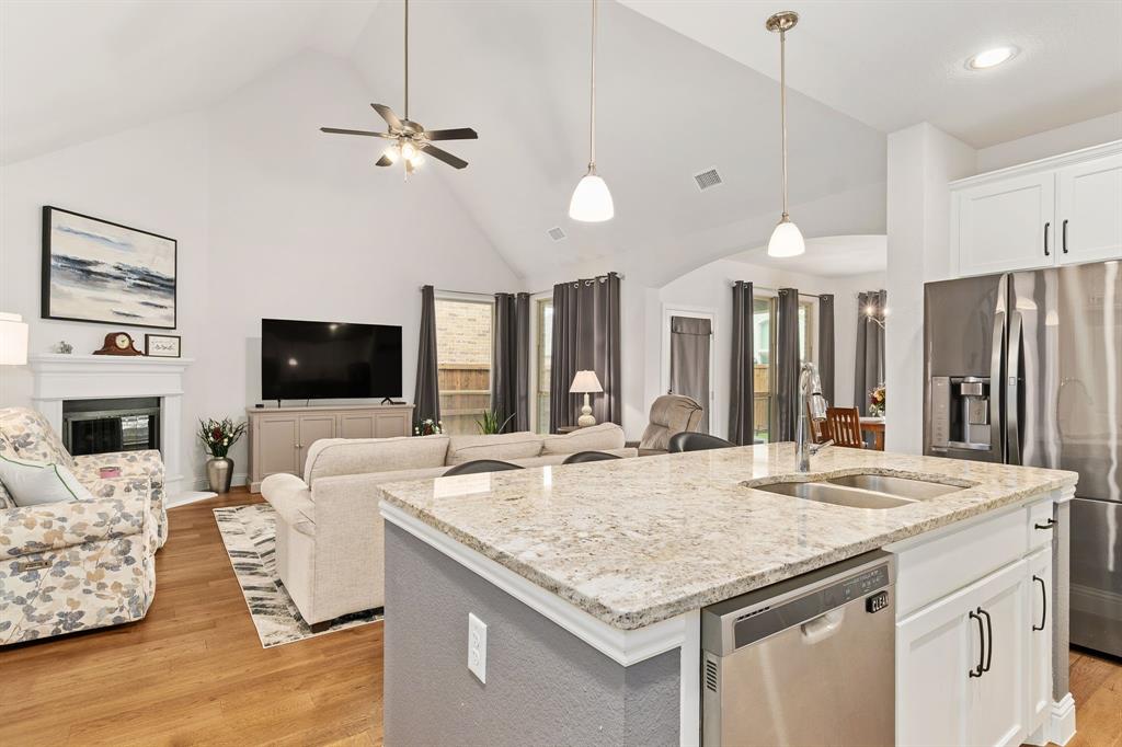 1700 Stowers Trail