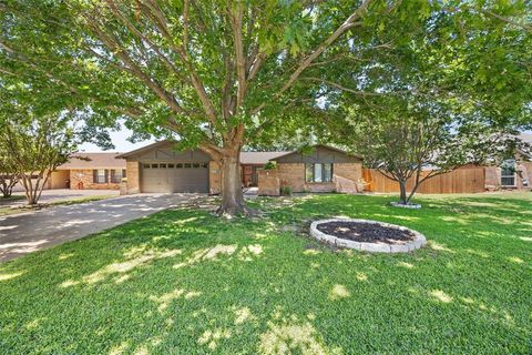 708 Tahiti Drive Granbury TX 76048