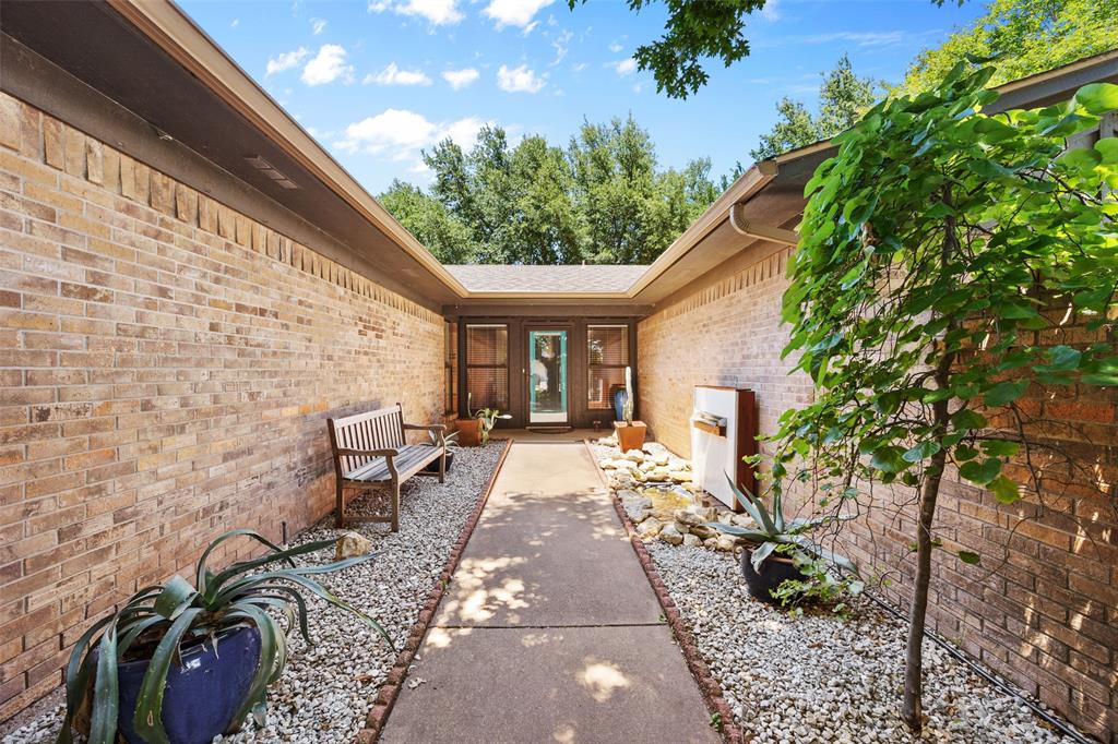 708 Tahiti Drive