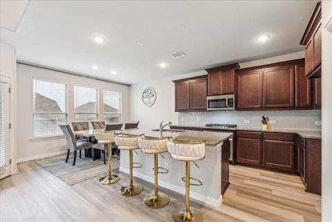 2203 Lannister Street Mansfield TX 76063