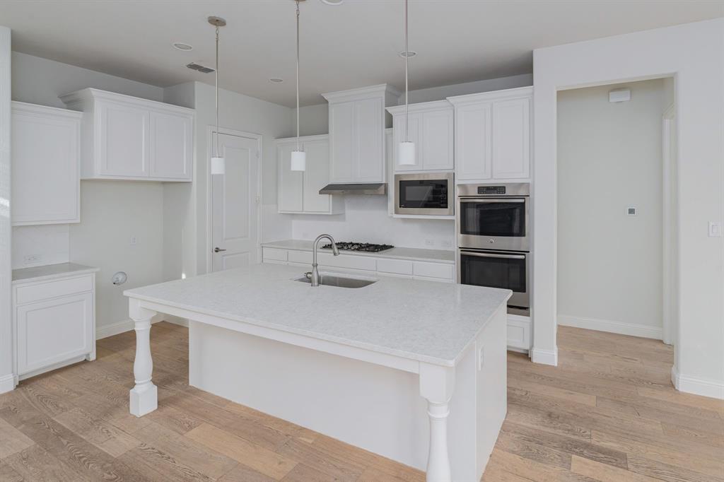 Mustang Lakes Ph One - Residential Lease