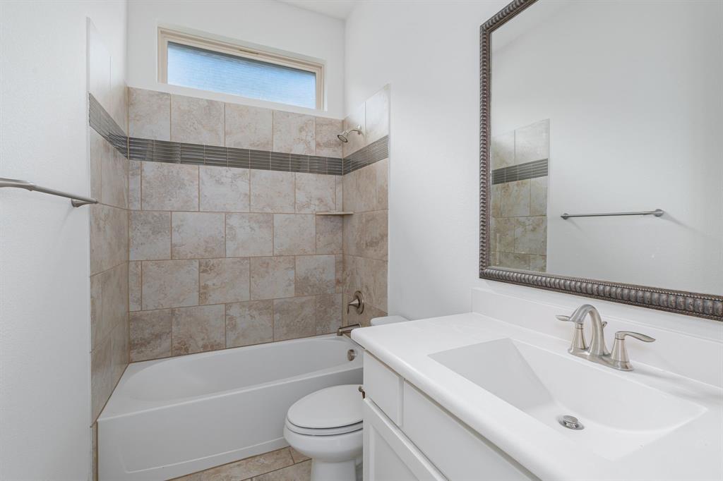 Mustang Lakes Ph One - Residential Lease