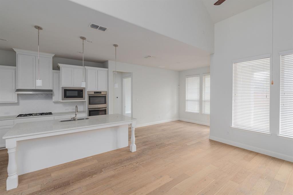 Mustang Lakes Ph One - Residential Lease