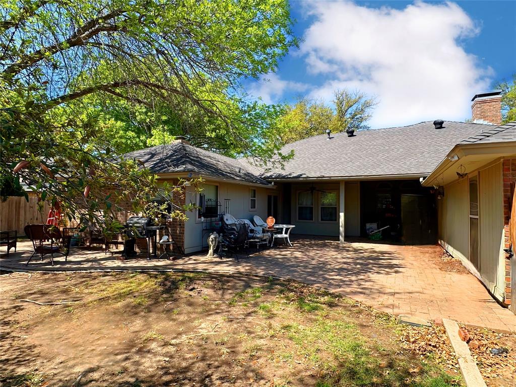2417 Crestline Drive