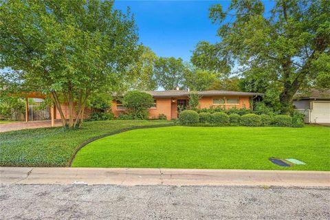 Photo of 3712 Scranton Drive, Richland Hills, TX 76118 (MLS # 21186764)