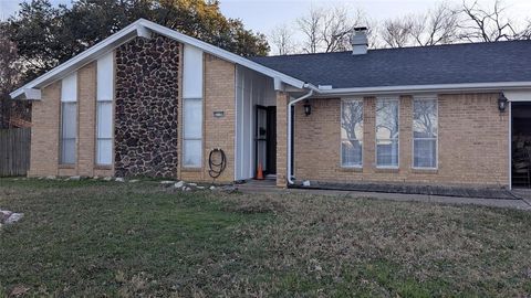 210 Sixpence Lane Euless TX 76039