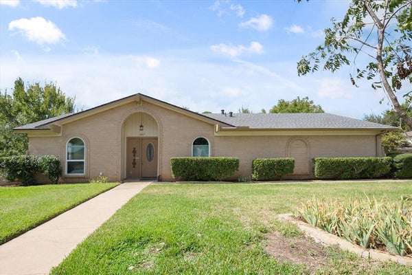 2017 HURSTVIEW DR, HURST, TX 76054 - Image ca3a3d04f95603ea41f0e8be24a00c2b/967949064