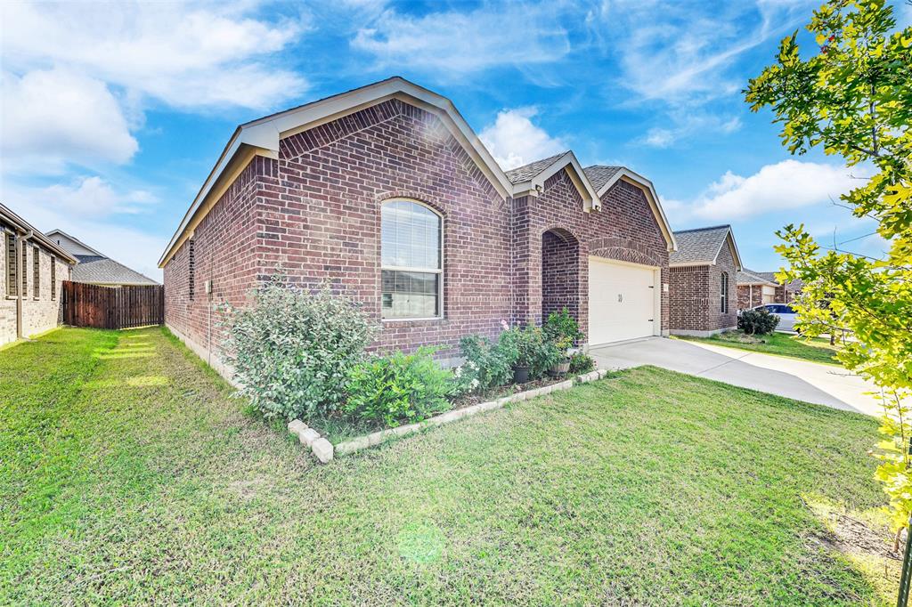 1005 Mesquite Lane