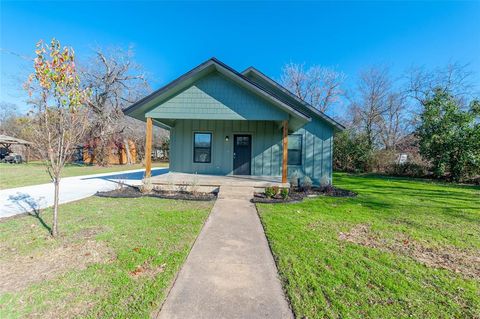 A home in Waxahachie