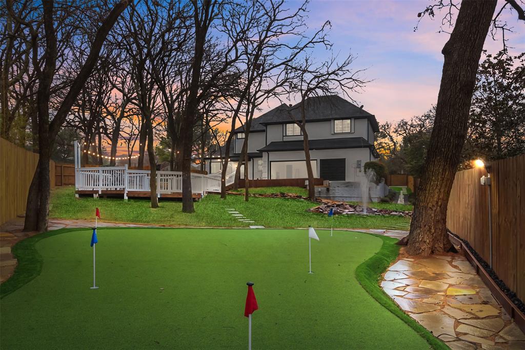 1002 Woodvale Court