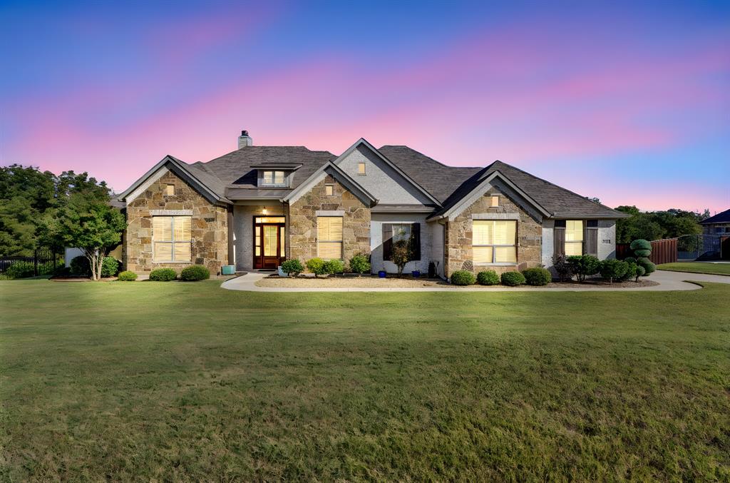 811 San Saba E