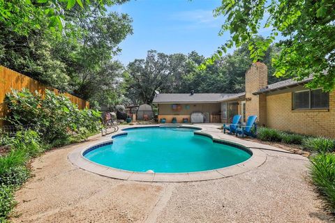 A home in Benbrook