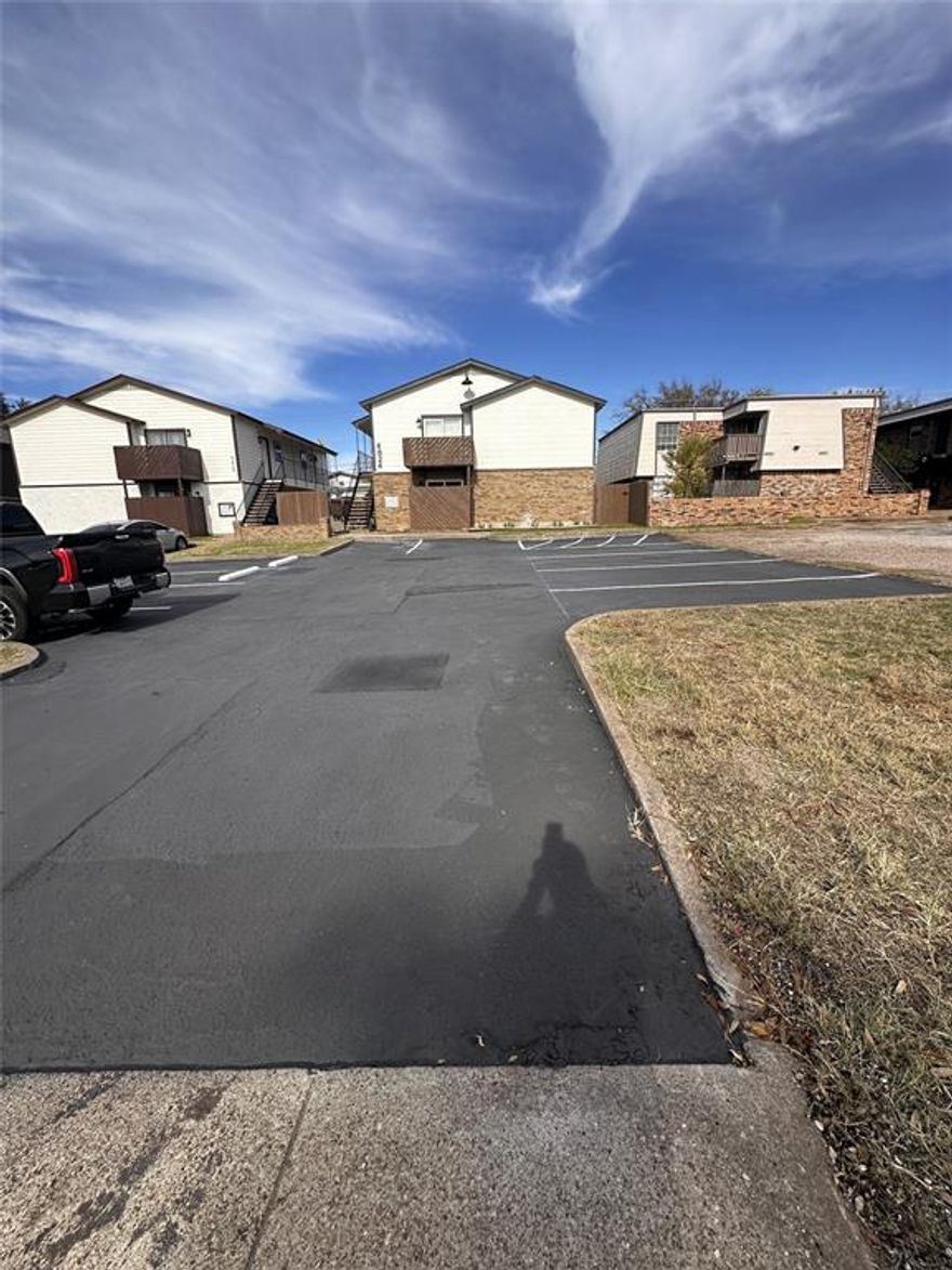 Application fee waived!
Welcome home to this 837sq. ft., 2-bedroom, 1-bathroom residence, perfectly situated in the heart of Fort Worth, Texas! This home has been newly upgraded with plank flooring, plush carpeting, modern lighting, stainless steel appliances, and updated plumbing fixtures—blending style with comfort. Enjoy a large living area and an open dining space, perfect for entertaining or relaxing. The well-equipped kitchen features a refrigerator, disposal, dishwasher, and microwave, providing everything you need for easy meal prep and cleanup. Storage is no issue with master closet and ample additional storage throughout the home. The spacious bathroom includes a shower tub combo. Don’t miss out on this newly upgraded home in a prime Fort Worth location! Contact us today for a showing.