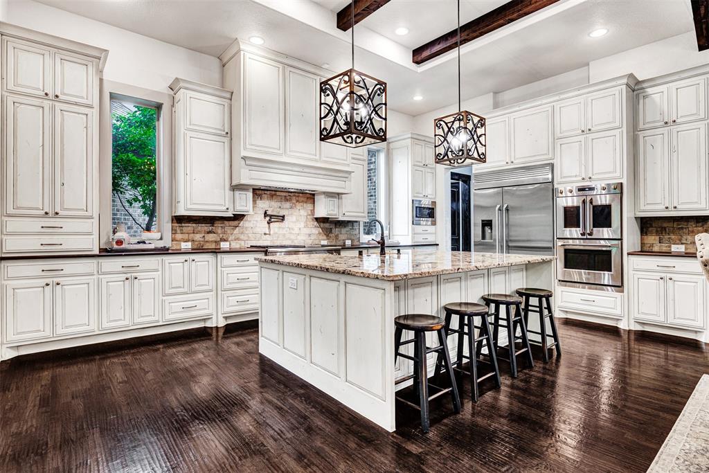 521 W Waters Edge Way
