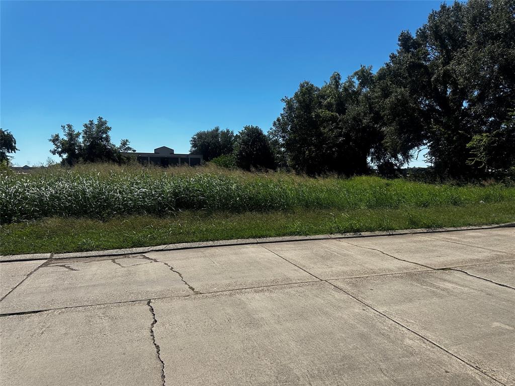 Brandon Square - Land