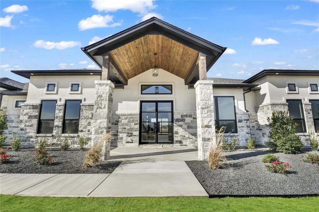 5021 Frost Creek