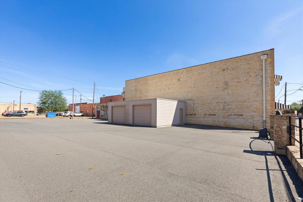 107 W Rusk