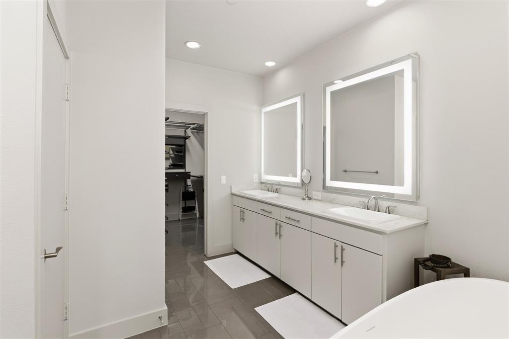 Thirty9thirty Condos - Residential