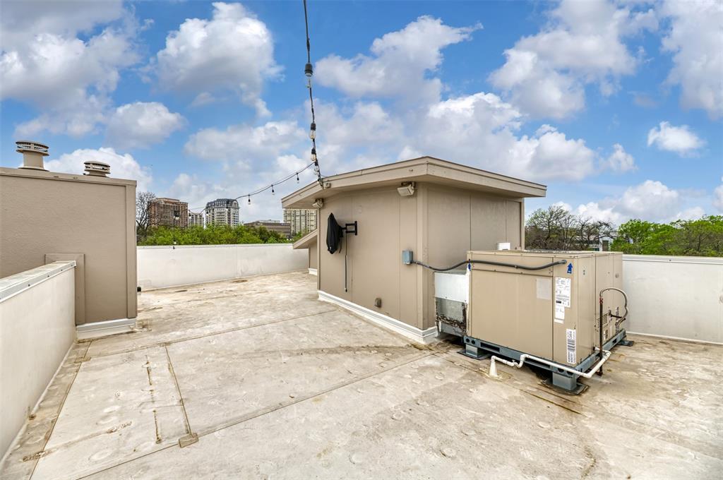 Thirty9thirty Condos - Residential