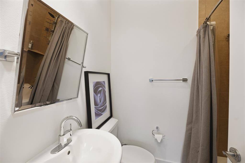 Thirty9thirty Condos - Residential