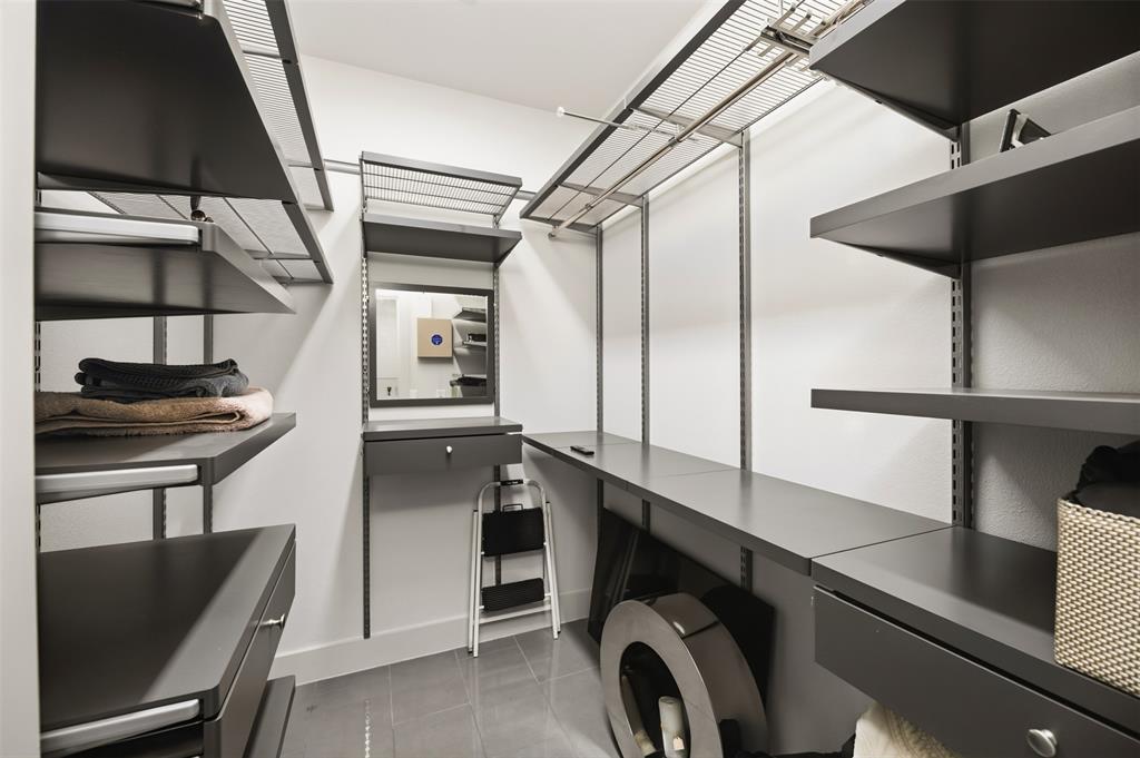 Thirty9thirty Condos - Residential