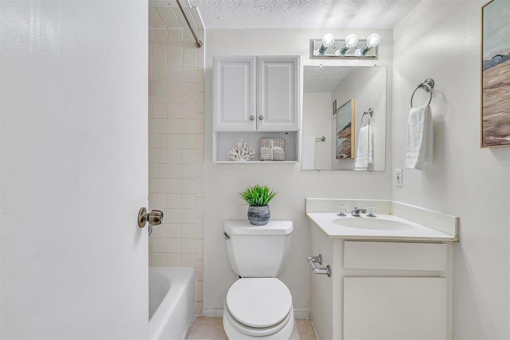 Gilbert Ave Condo 4525 - Residential