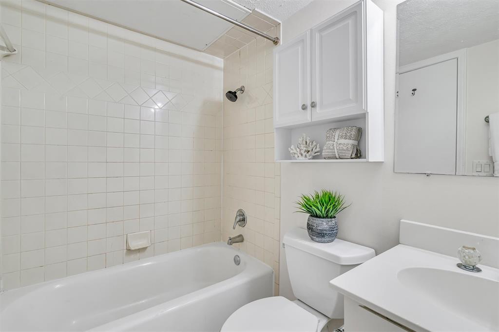 Gilbert Ave Condo 4525 - Residential