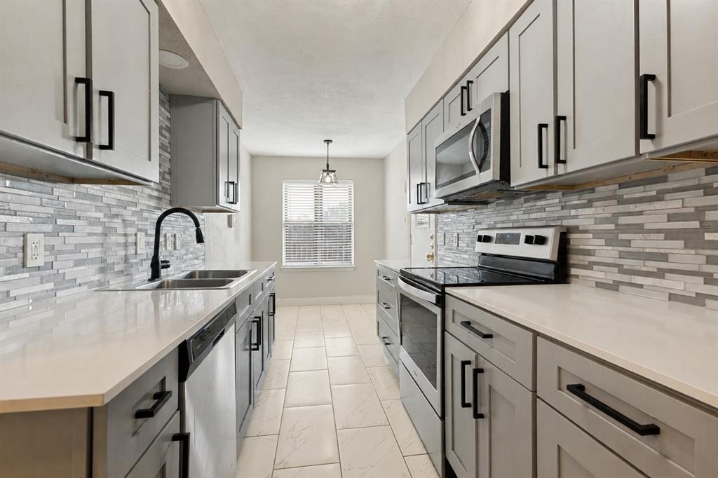13899 Brookgreen Drive