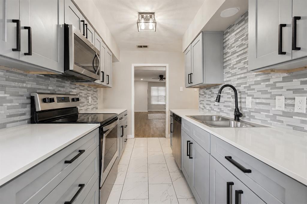 13899 Brookgreen Drive