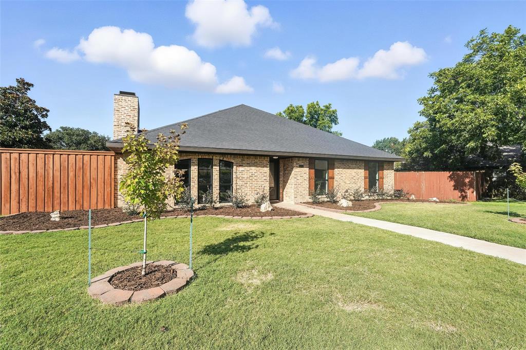 1402 Country Lane