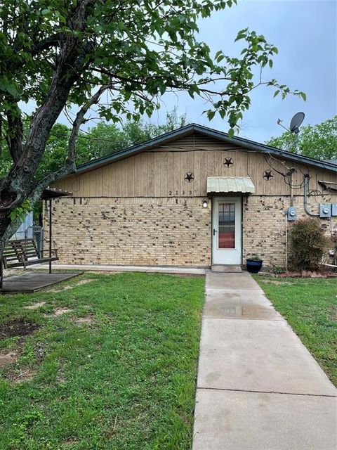 2111 W Pearl Street Granbury TX 76048