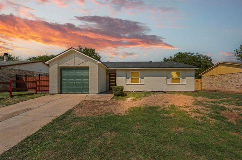 3808 Longmeadow Way Fort Worth TX 76133