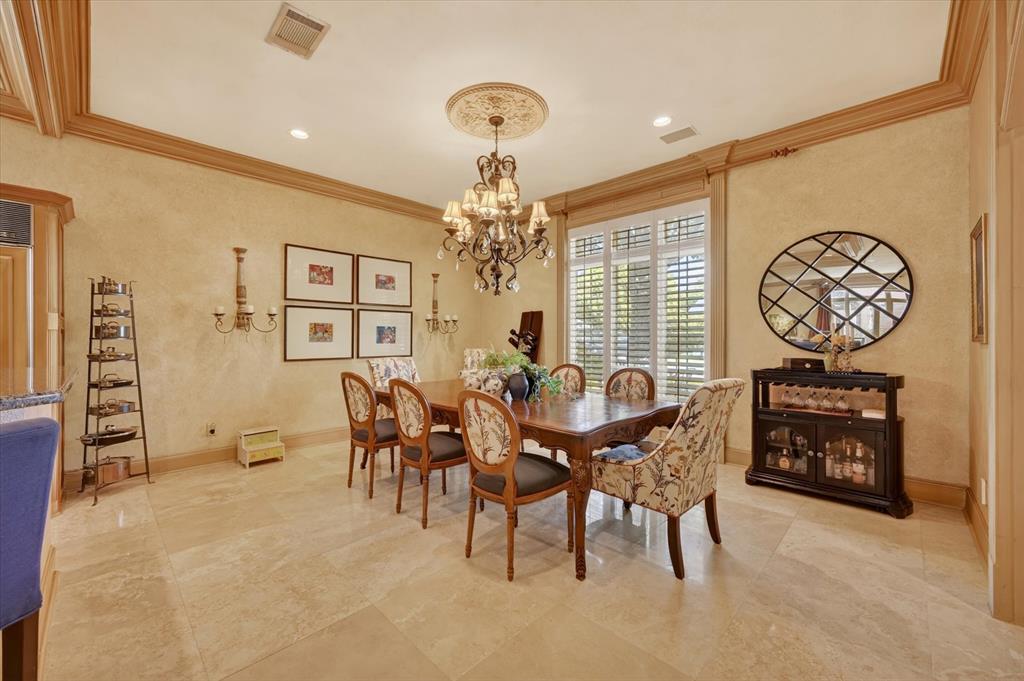 4627 Collinwood Avenue